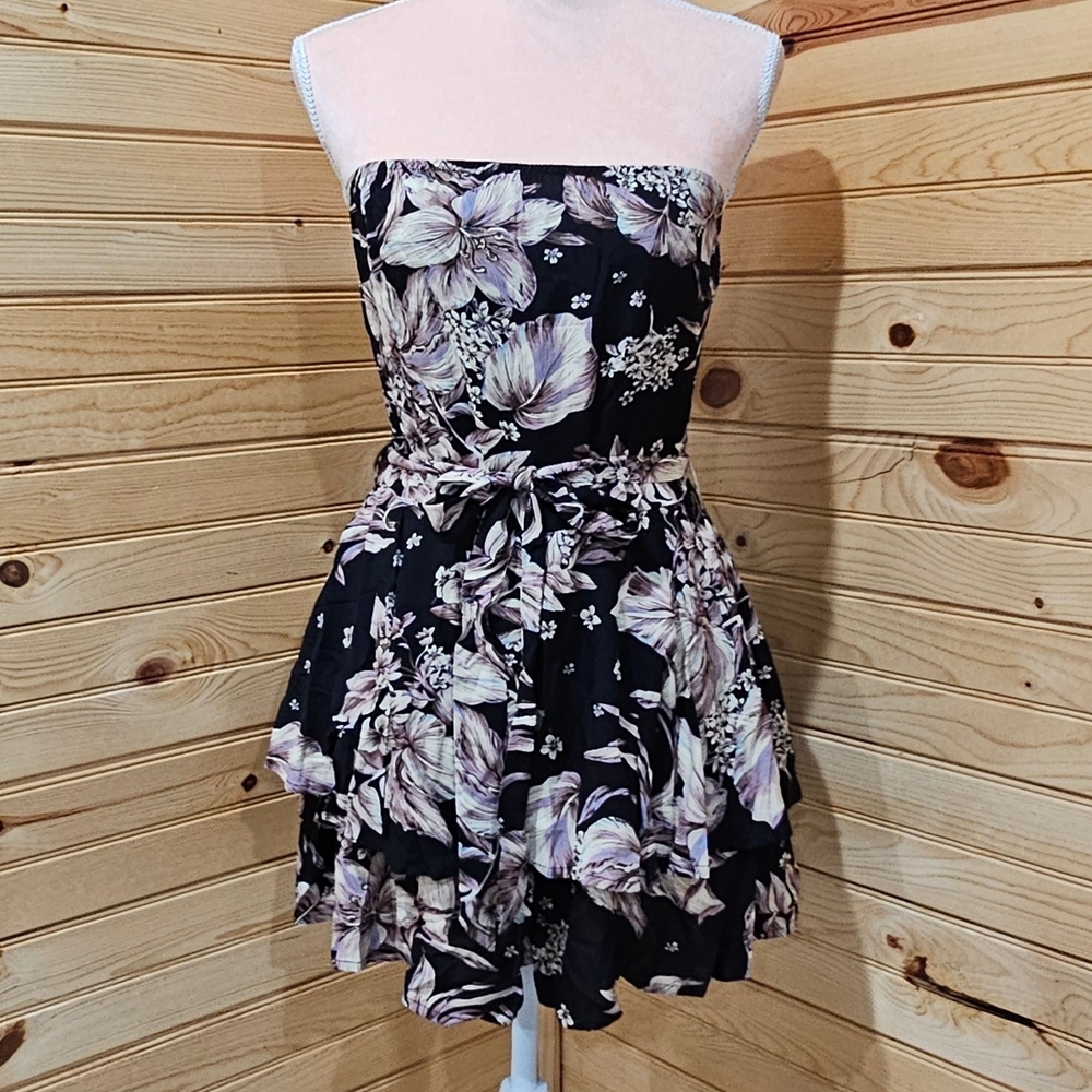 NWT Floral Strapless Romper Size M
